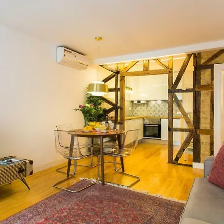 Brand New Bairro Alto Old Style * Lizbona
