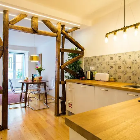 Brand New Bairro Alto Old Style Apartament *